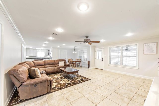 805 Chene Dr, Houma, LA 70364