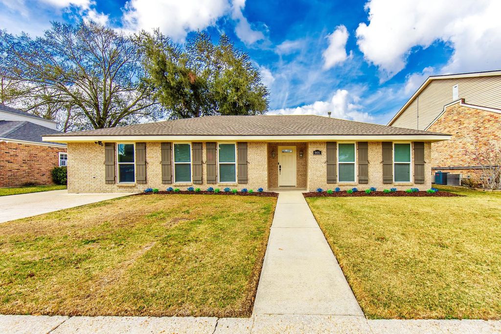 805 Chene Dr, Houma, LA 70364