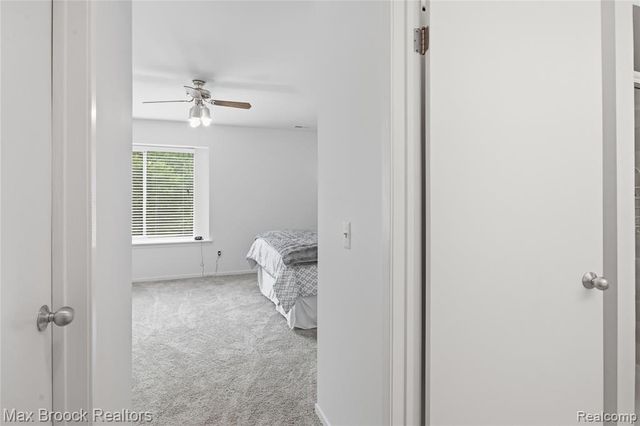 6580 Ridgefield Circle 203, West Bloomfield, MI 48322