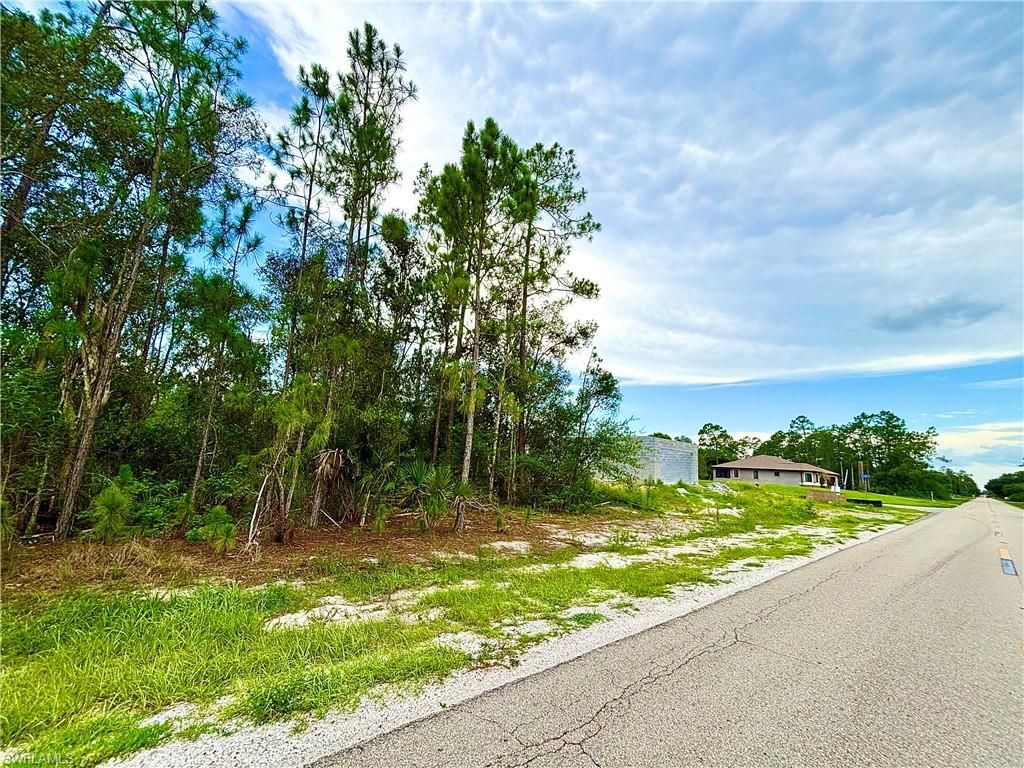 902 E 14th ST, LEHIGH ACRES, FL 33972 — photo 2