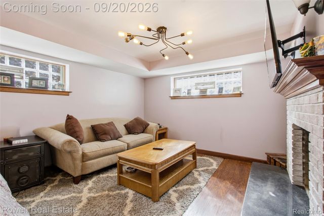 26517 Marilyn Avenue, Warren, MI 48089