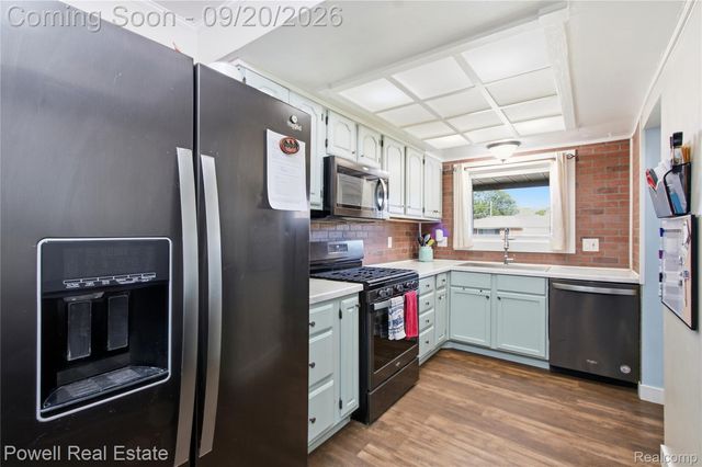 26517 Marilyn Avenue, Warren, MI 48089
