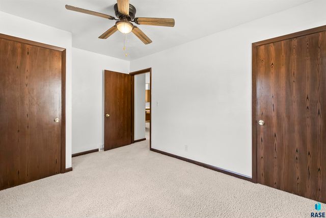 709 N Leadale Ave Avenue, Sioux Falls, SD 57103