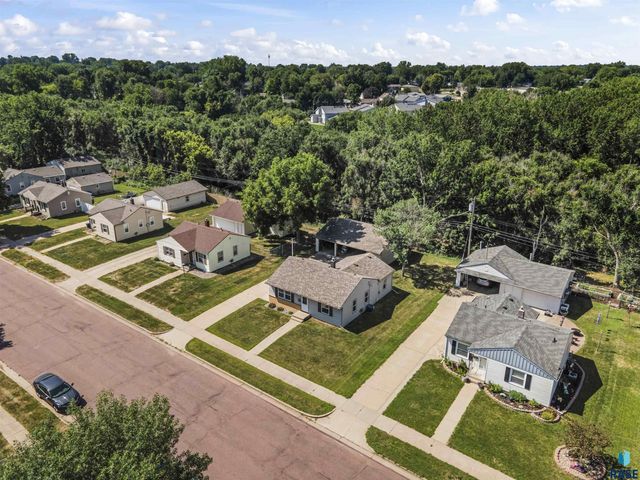 709 N Leadale Ave Avenue, Sioux Falls, SD 57103