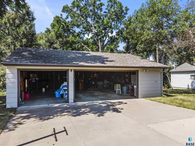 709 N Leadale Ave Avenue, Sioux Falls, SD 57103