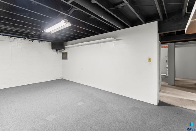 709 N Leadale Ave Avenue, Sioux Falls, SD 57103