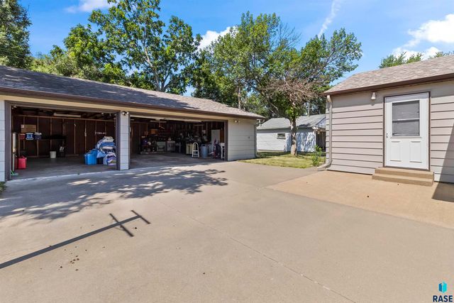 709 N Leadale Ave Avenue, Sioux Falls, SD 57103