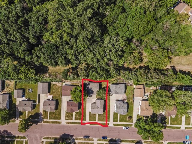 709 N Leadale Ave Avenue, Sioux Falls, SD 57103