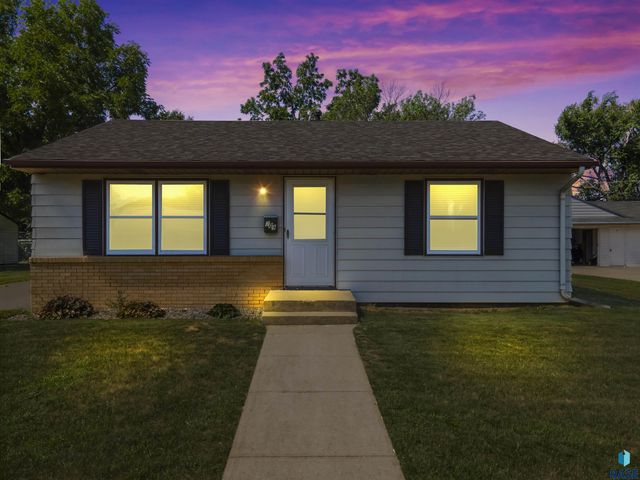 709 N Leadale Ave Avenue, Sioux Falls, SD 57103