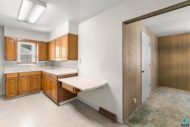 709 N Leadale Ave Avenue, Sioux Falls, SD 57103