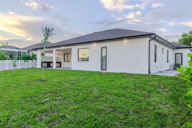 920 SE 5TH TER, Cape Coral, FL 33990