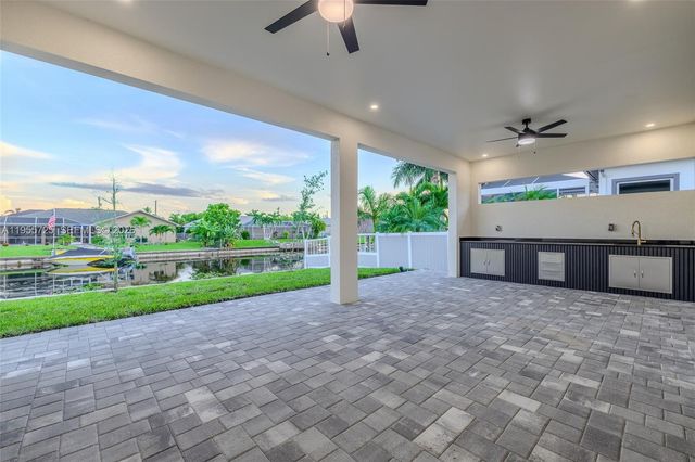 920 SE 5TH TER, Cape Coral, FL 33990