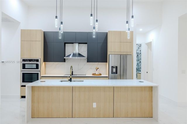 920 SE 5TH TER, Cape Coral, FL 33990