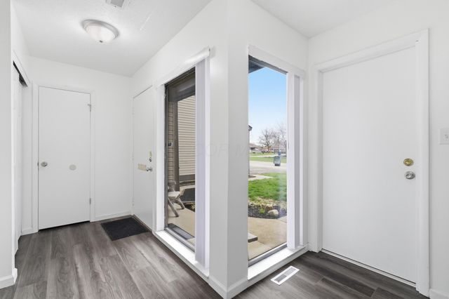 5272 Westbury Drive, 13B, Columbus, OH 43228