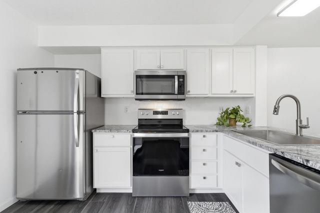 5272 Westbury Drive, 13B, Columbus, OH 43228