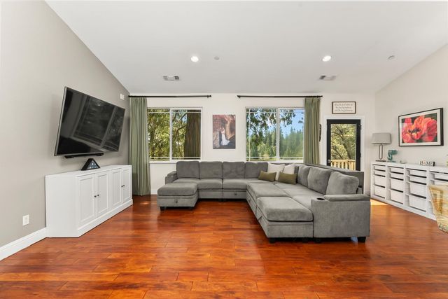 17067 Lawrence Way, Grass Valley, CA 95949