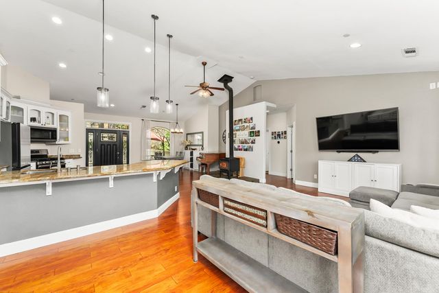 17067 Lawrence Way, Grass Valley, CA 95949