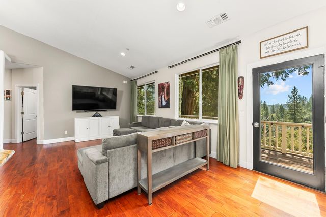 17067 Lawrence Way, Grass Valley, CA 95949