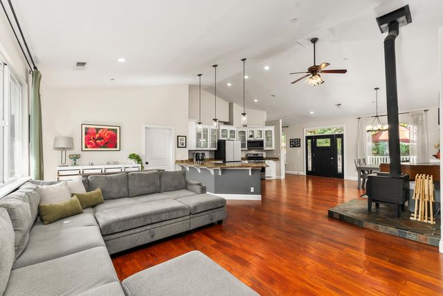 17067 Lawrence Way, Grass Valley, CA 95949