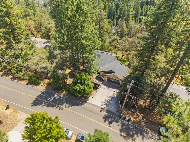 17067 Lawrence Way, Grass Valley, CA 95949