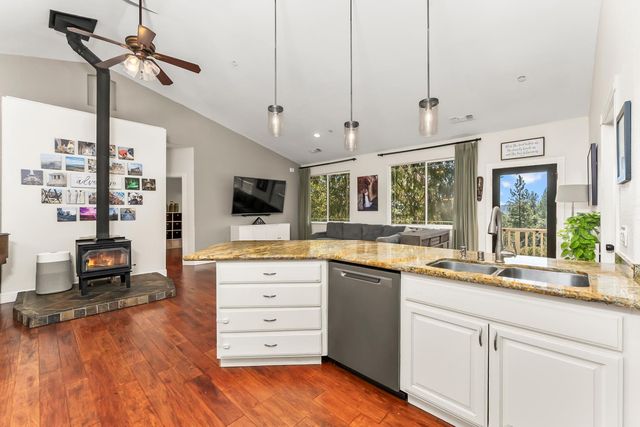 17067 Lawrence Way, Grass Valley, CA 95949