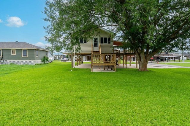 208 Lynn St, Chauvin, LA 70344
