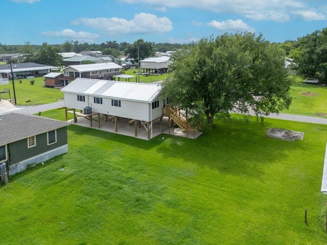 208 Lynn St, Chauvin, LA 70344