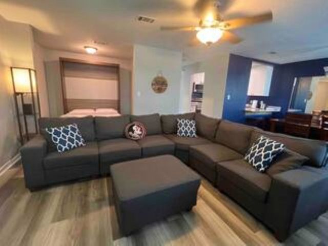 1323 Airport Dr Apt E9, Tallahassee, FL 32304