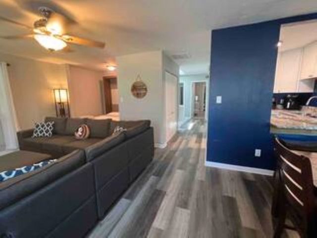 1323 Airport Dr Apt E9, Tallahassee, FL 32304