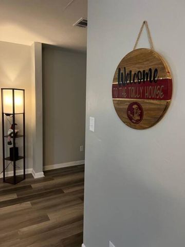 1323 Airport Dr Apt E9, Tallahassee, FL 32304