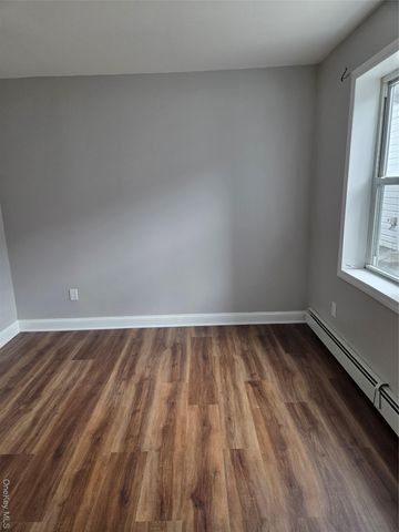 28 James L L Burrell Avenue, Hempstead, NY 11550