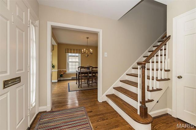 710 Elmtree Lane, St Louis, MO 63122