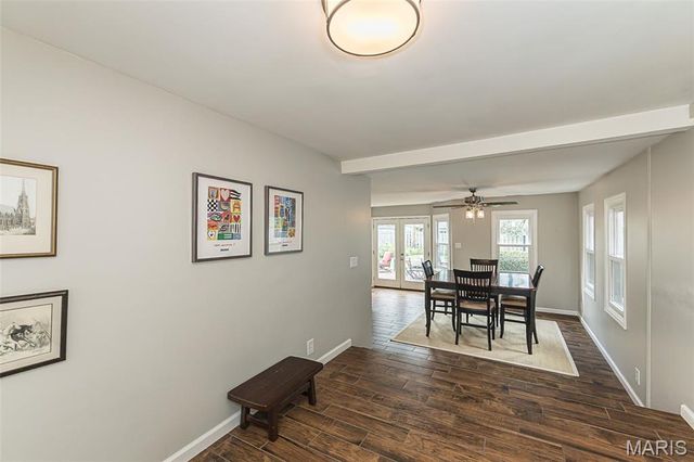 710 Elmtree Lane, St Louis, MO 63122