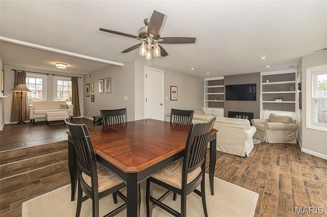 710 Elmtree Lane, St Louis, MO 63122
