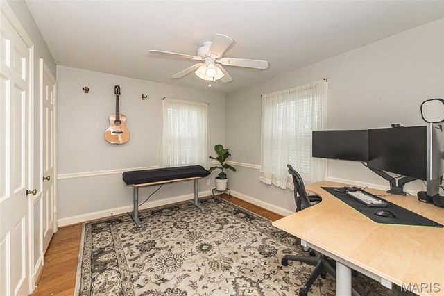 710 Elmtree Lane, St Louis, MO 63122