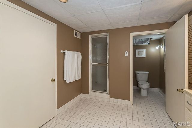 710 Elmtree Lane, St Louis, MO 63122
