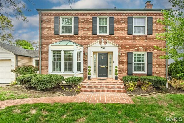710 Elmtree Lane, St Louis, MO 63122