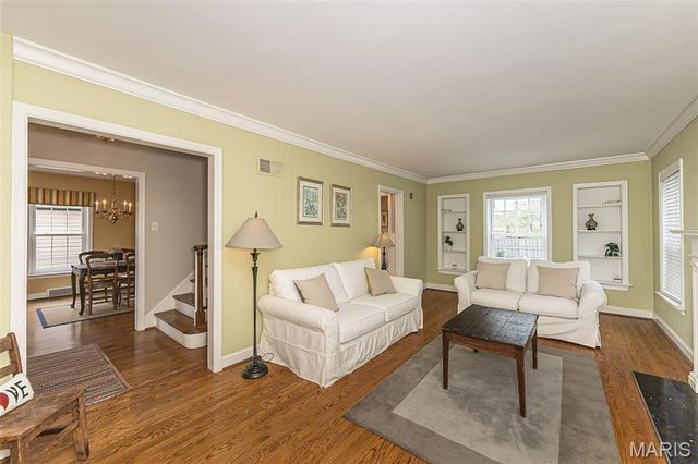 710 Elmtree Lane, St Louis, MO 63122
