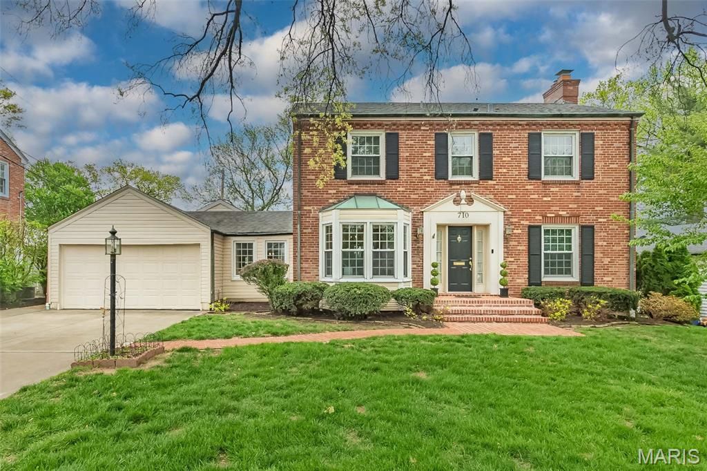 710 Elmtree Lane, St Louis, MO 63122