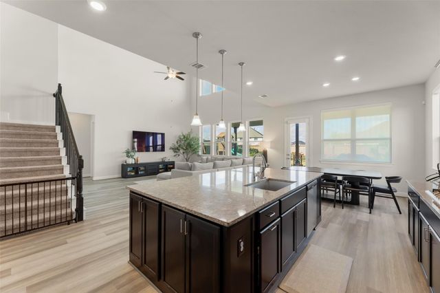 922 Shumard Street, Webster, TX 77598