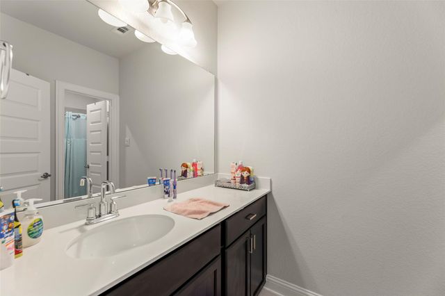 922 Shumard Street, Webster, TX 77598