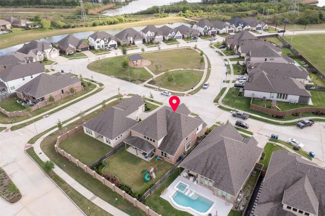 922 Shumard Street, Webster, TX 77598
