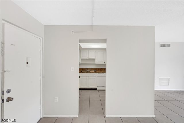 1830 Maravilla AVE 401, Fort Myers, FL 33901