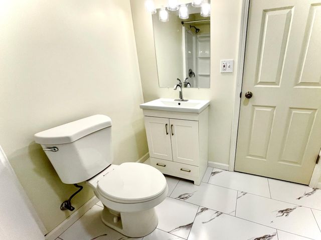 6166 Upper 51st Street N, Oakdale, MN 55128