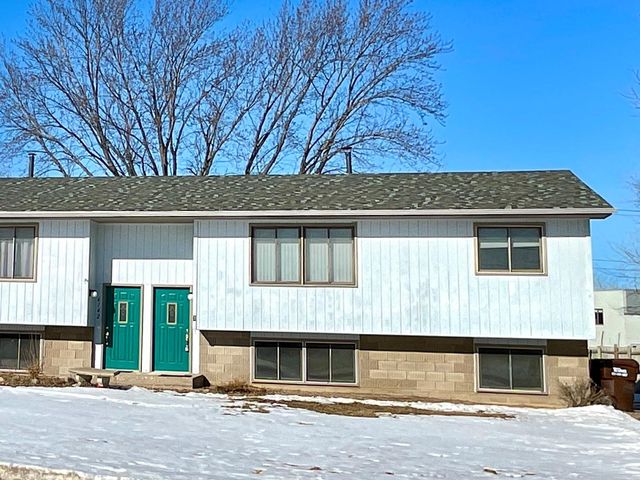 6166 Upper 51st Street N, Oakdale, MN 55128