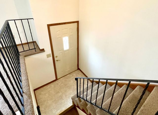 6166 Upper 51st Street N, Oakdale, MN 55128