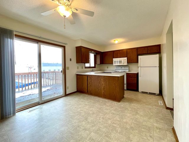 6166 Upper 51st Street N, Oakdale, MN 55128