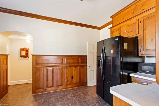 330 Kemp LN, Chesapeake, VA 23325