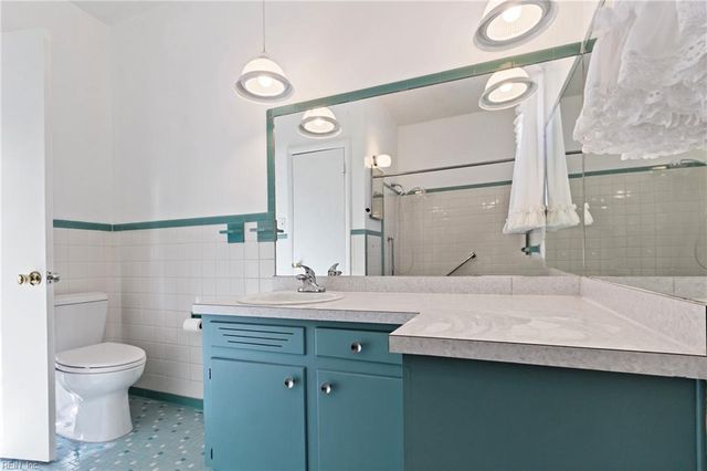 330 Kemp LN, Chesapeake, VA 23325