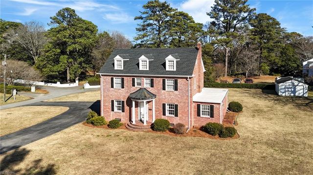 330 Kemp LN, Chesapeake, VA 23325